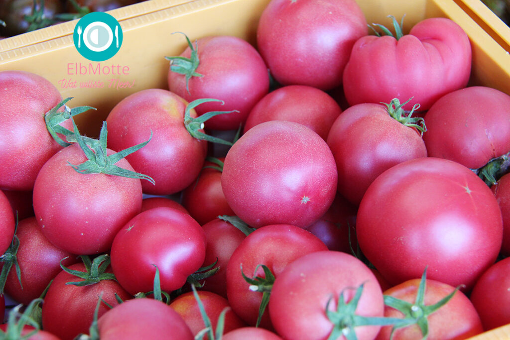Rose Tomaten passend zu ElbMotte beim Marktbesuch